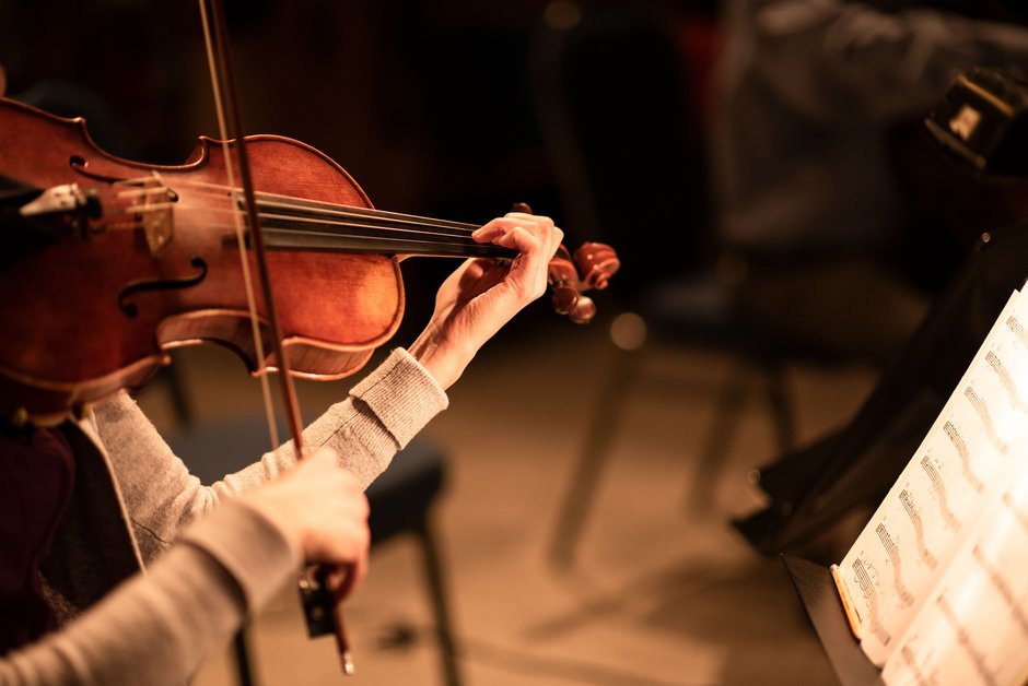 Die Musikschule Hochsauerlandkreis startet im Oktober in Kooperation mit Fatih Türk Gücü wieder das Projekt „Interkultureller Chor“.