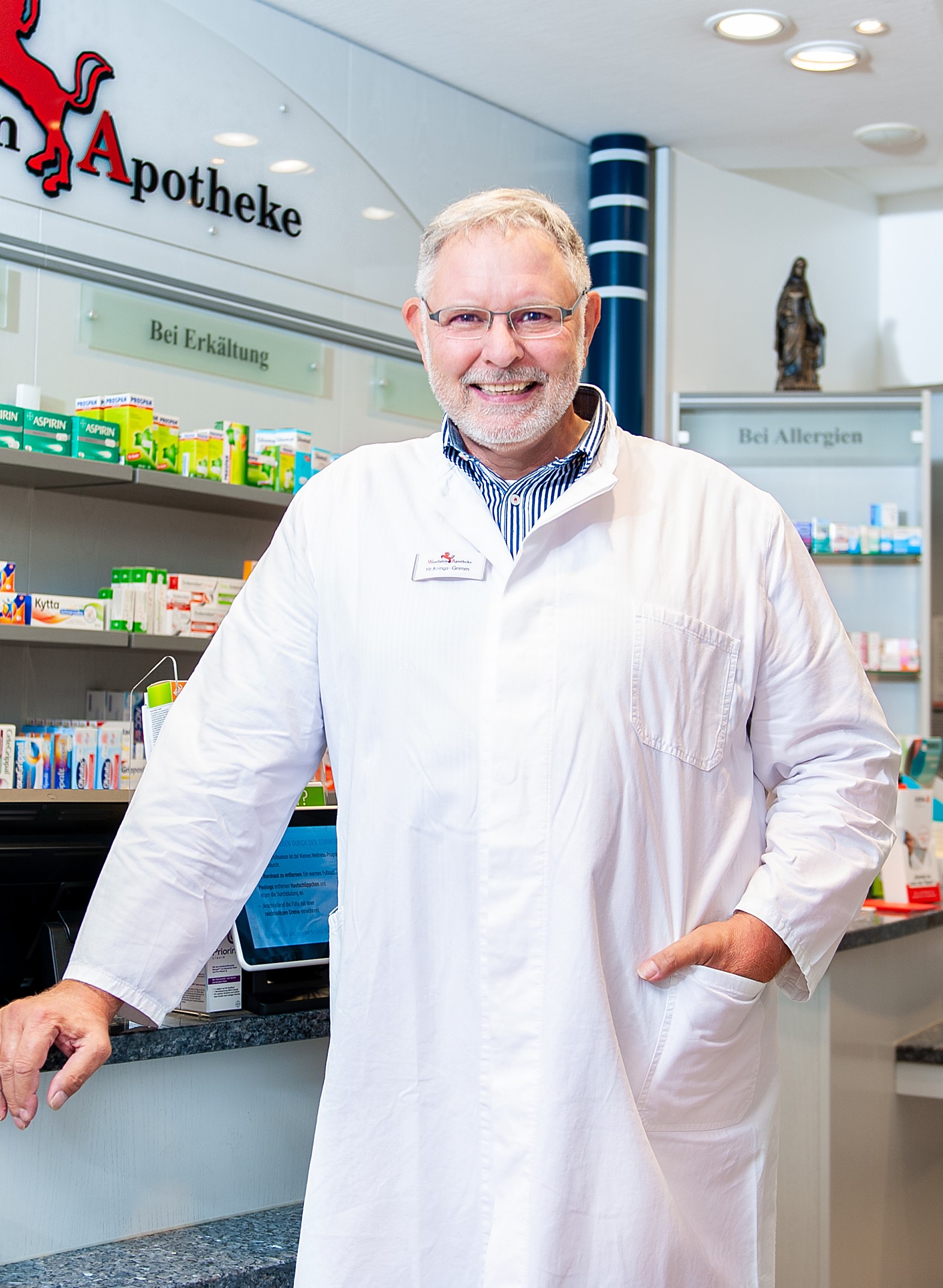 Bei einer Sitzung des Fördervereins der PTA-Lehranstalt entschied Hans-Joachim Krings-Grimm, Leiter der Westfalen-Apotheke in Hamm, die Erneuerung des Sitzmobiliars durch eine zweckgebundene Spende an den Förderverein zu ermöglichen. 