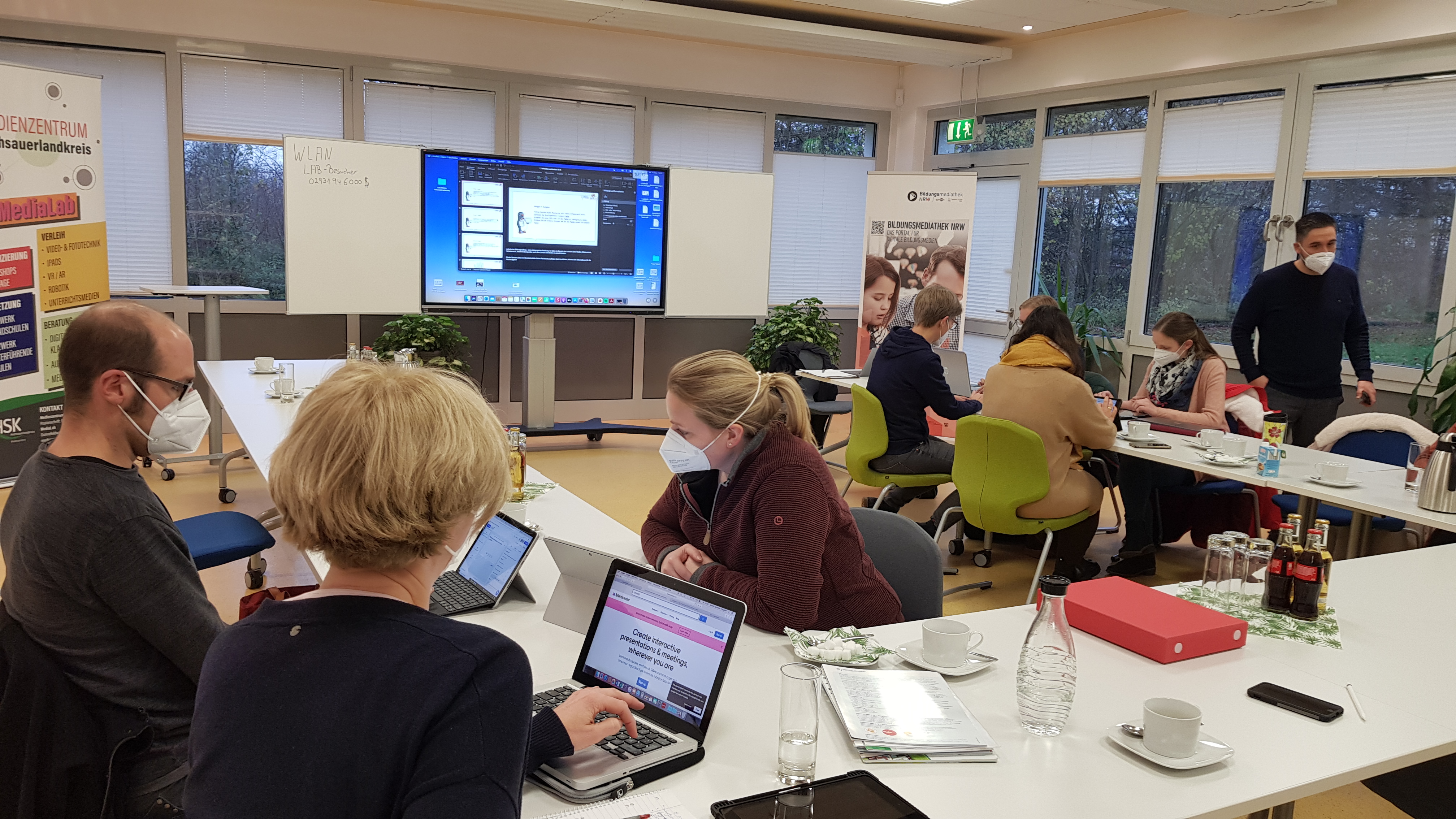 Teilnehmende Lehrkräfte beim 3. Workshop des Zertifikatskurs „Internet-ABC.