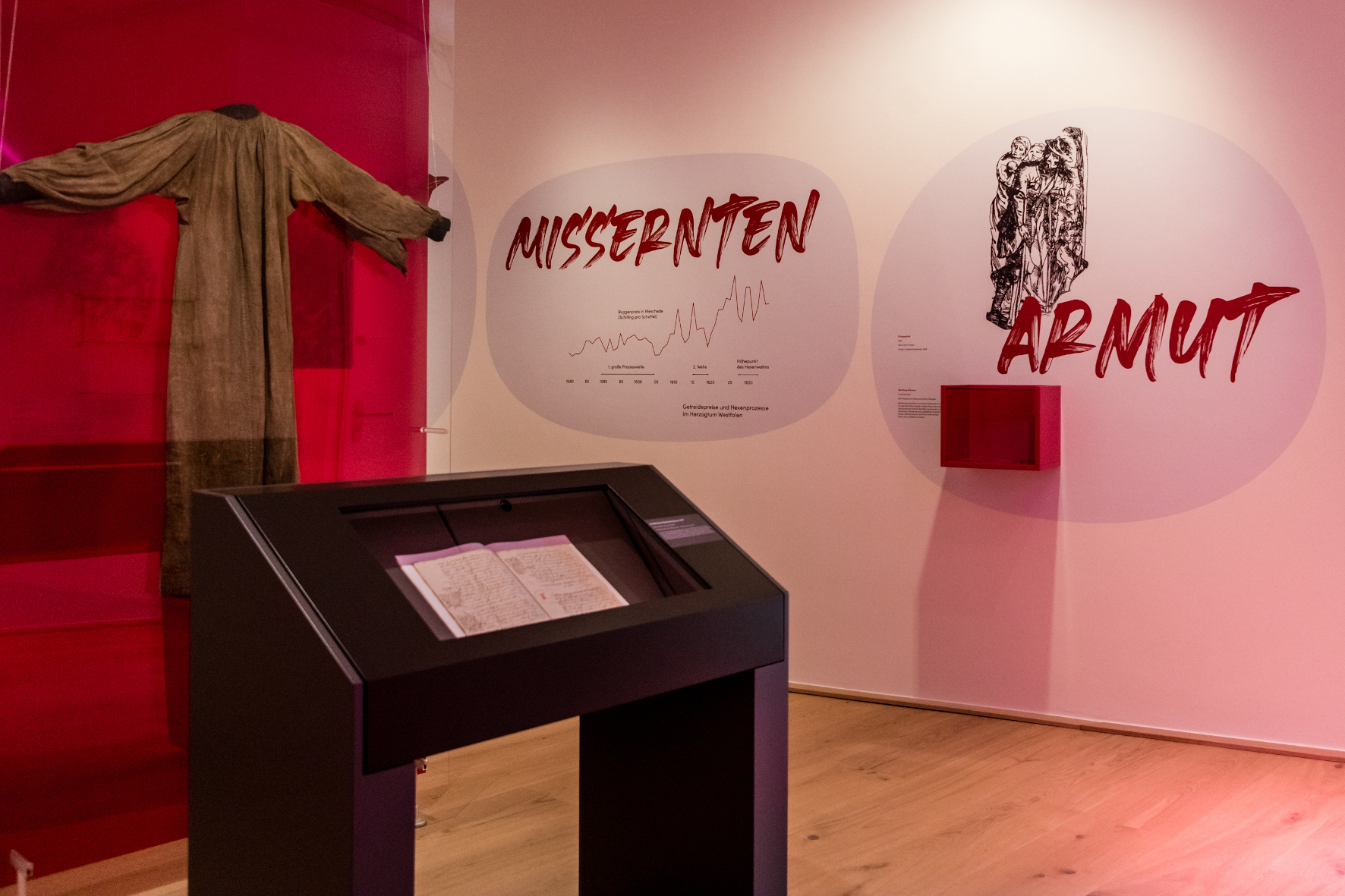 Im Einführungsraum werden die Ursachen der Hexenverfolgung aufgezeigt // Foto: Kaleidoskop Design