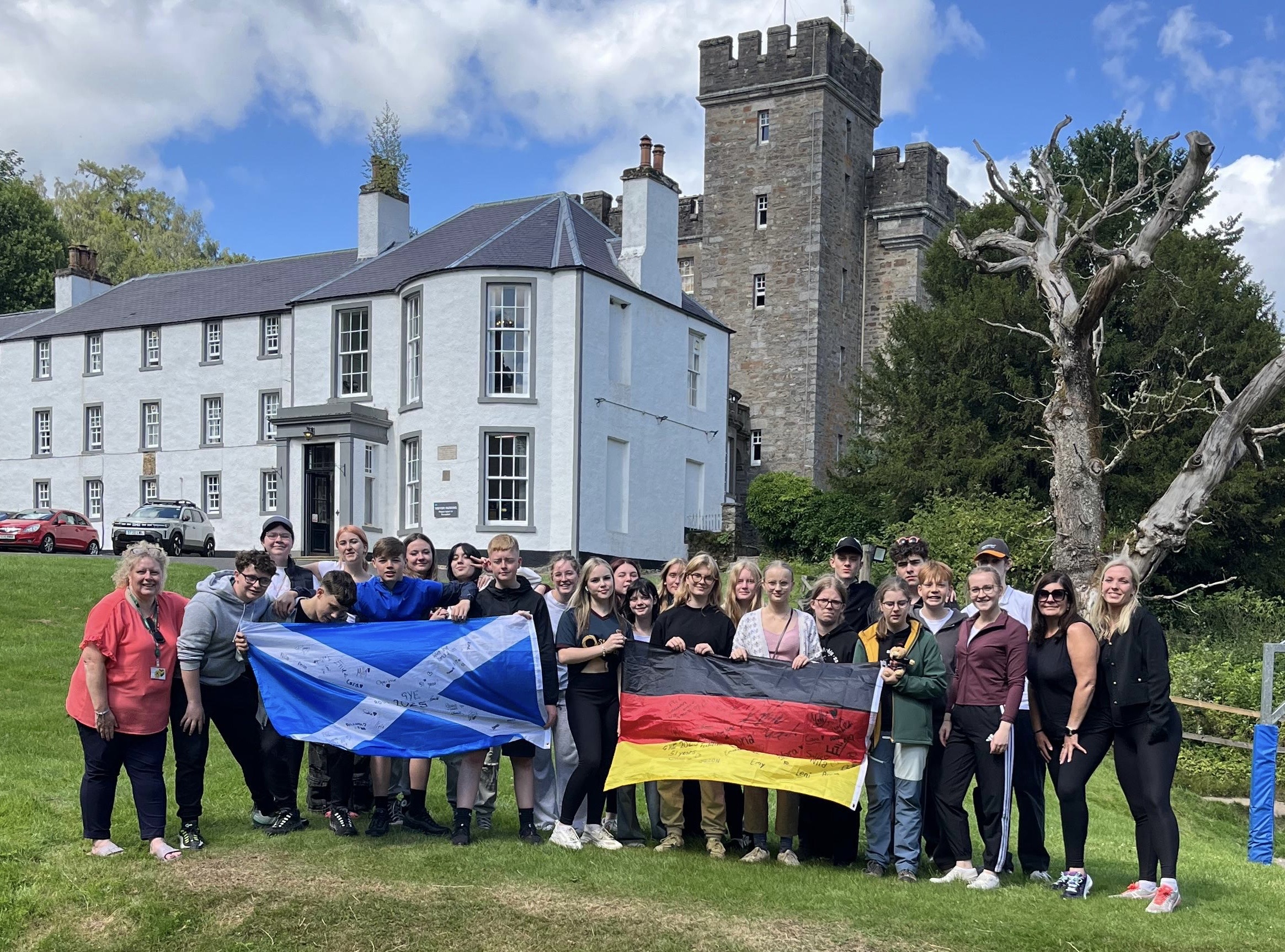 51. Internationaler Jugendaustausch zwischen West Lothian Council und dem Hochsauerlandkreis.