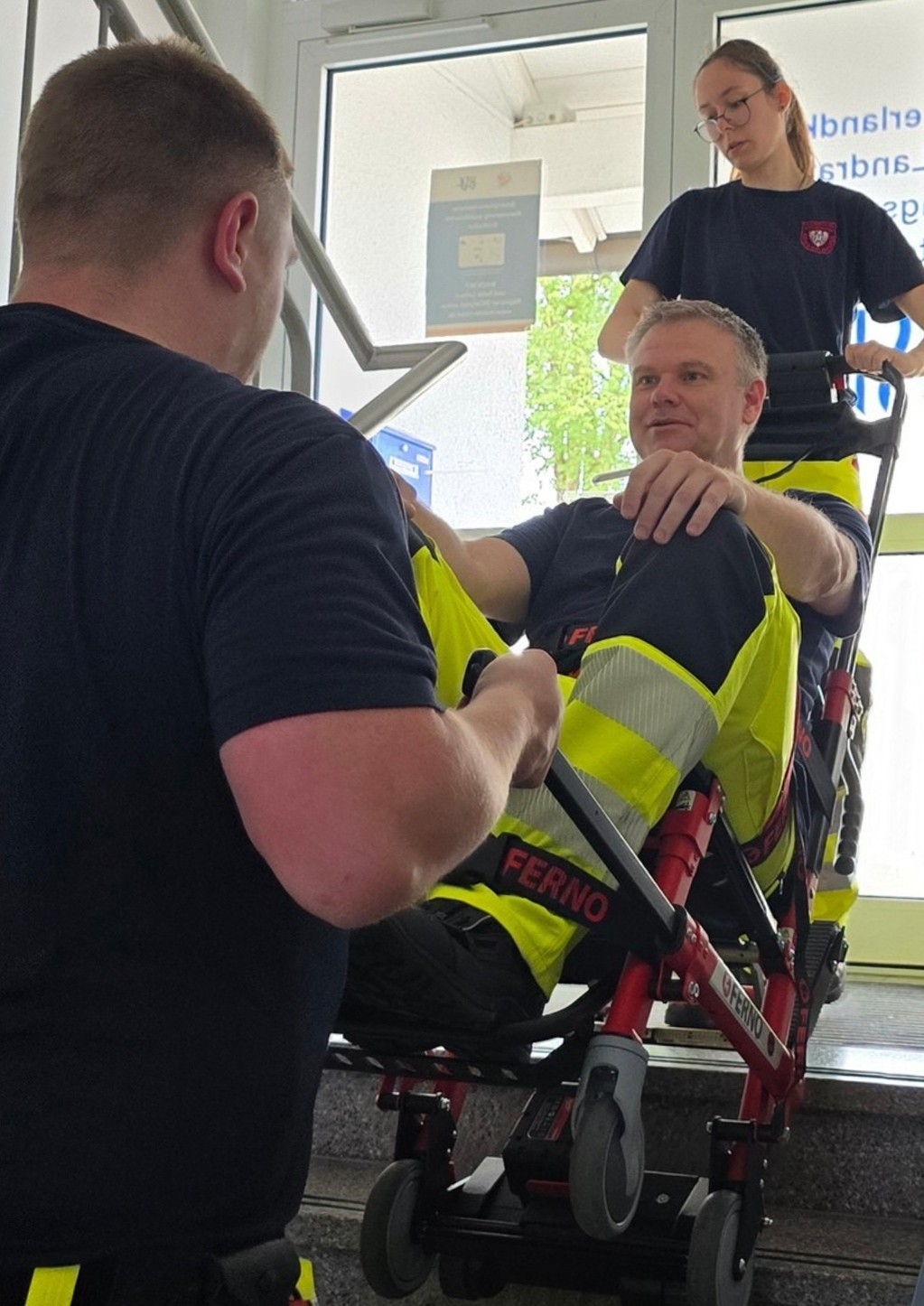 Landrat Thomas Grosche unterwegs mit dem Rettungsdienst (2) // Foto: Pressestelle HSK/InT